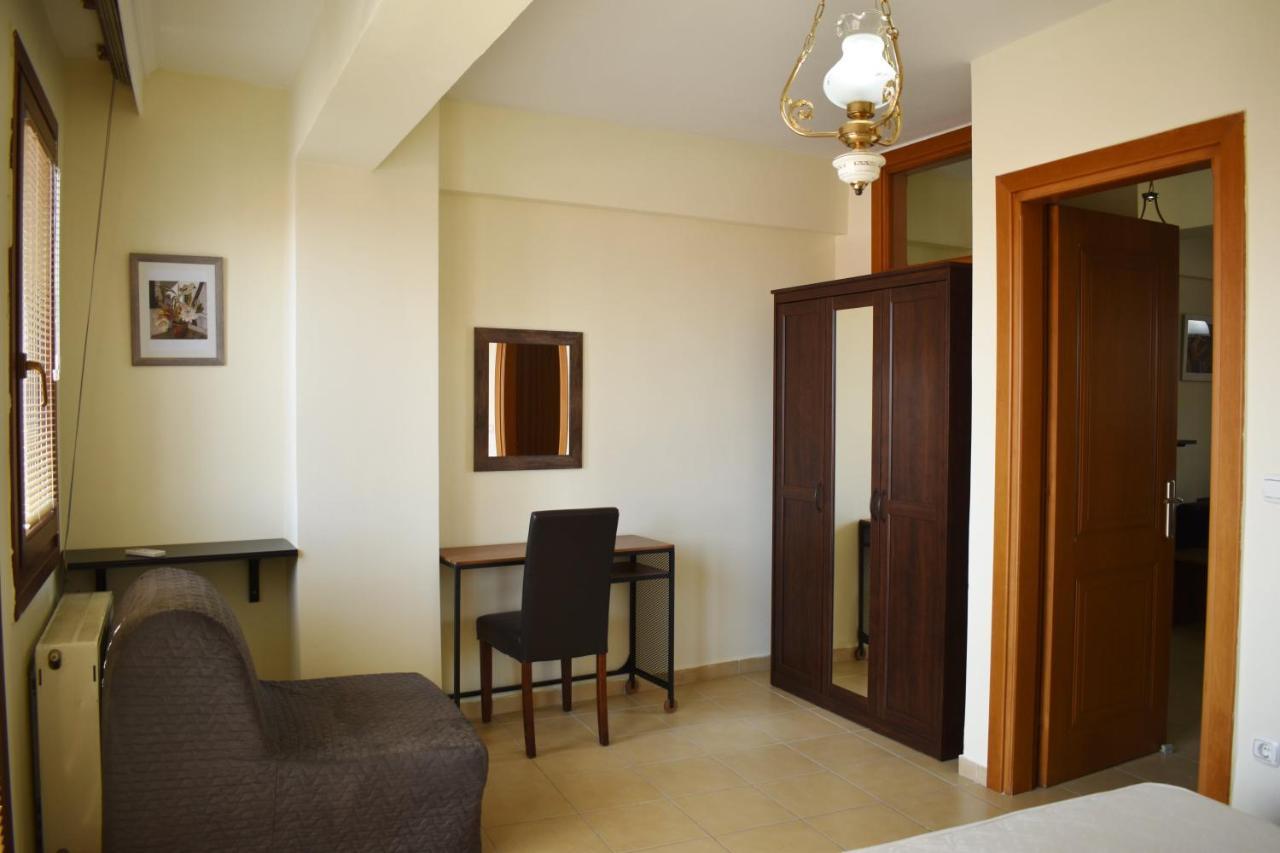 Kripis Studio Thessaloníki Luaran gambar