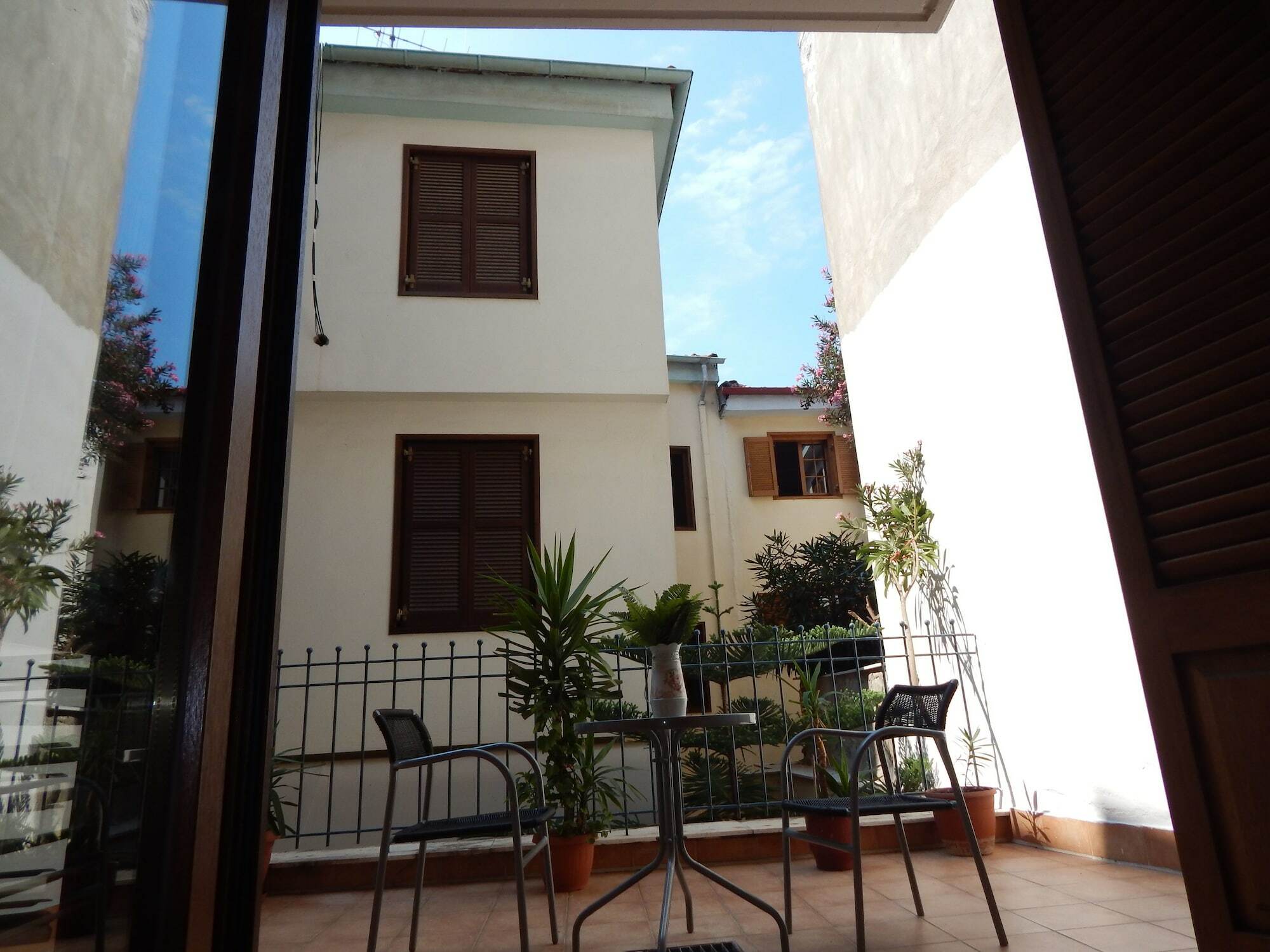 Kripis Studio Thessaloníki Luaran gambar