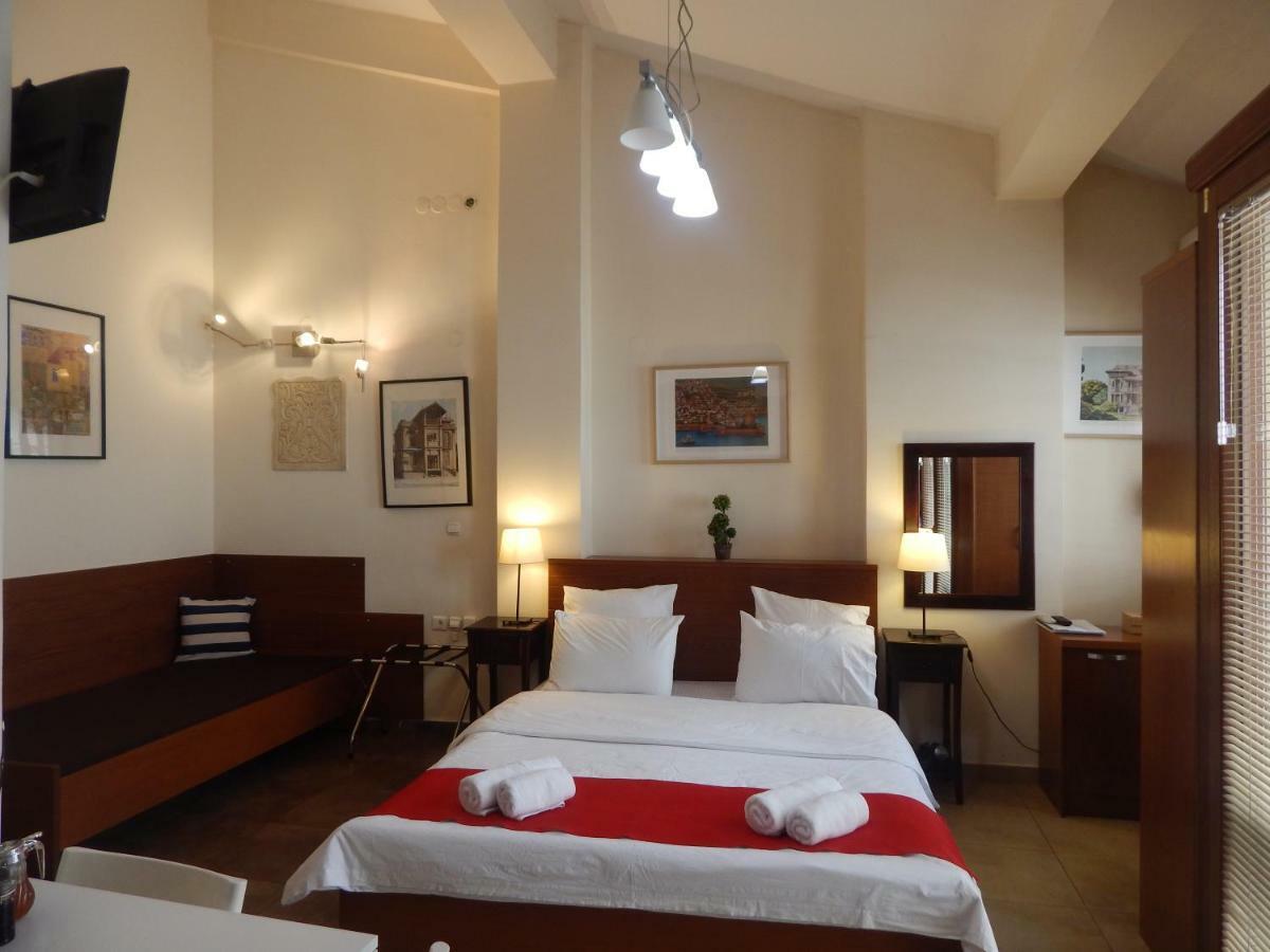 Kripis Studio Thessaloníki Luaran gambar