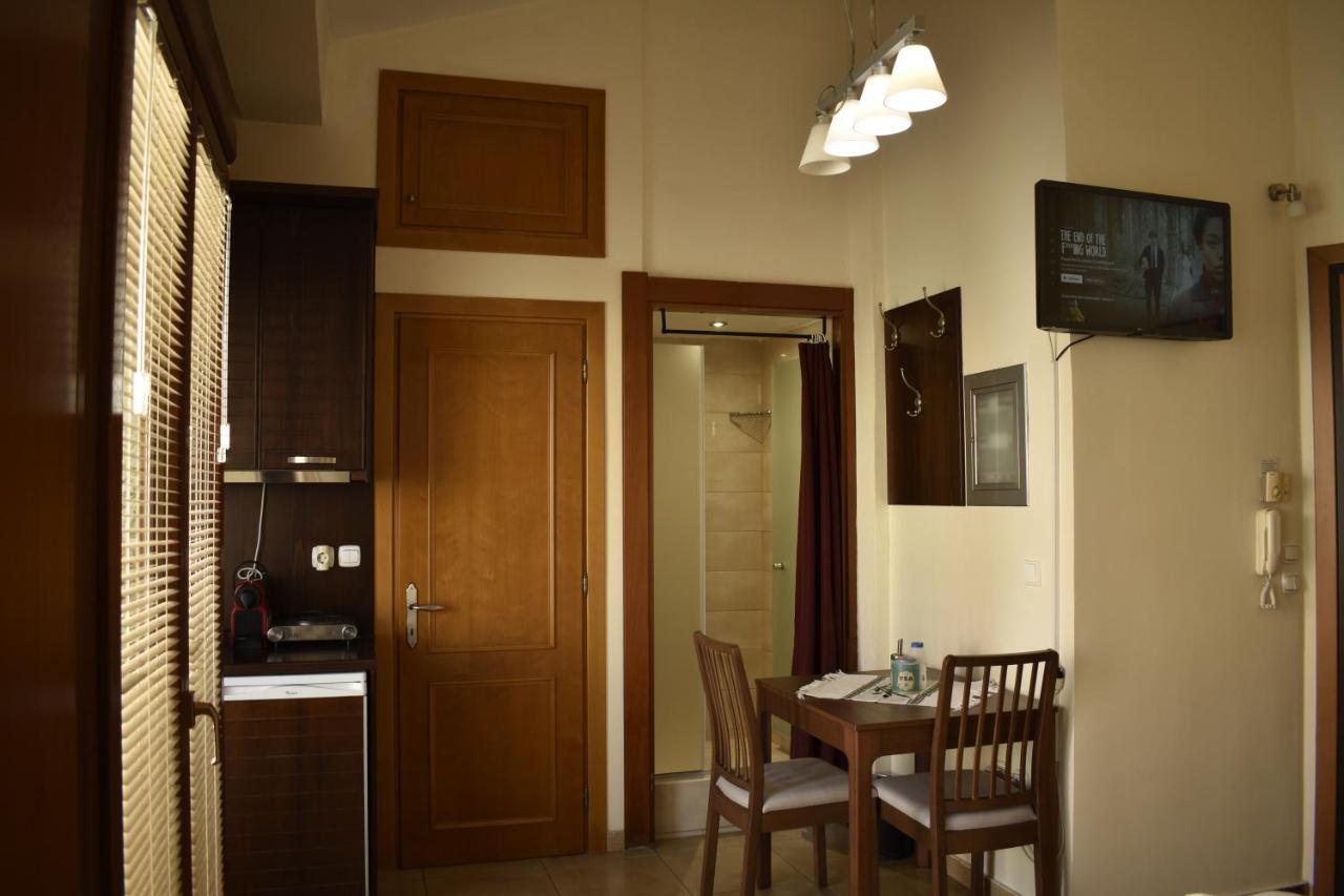 Kripis Studio Thessaloníki Luaran gambar